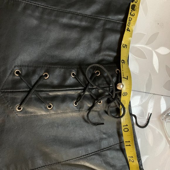 Leather shorts - Picture 7 of 8